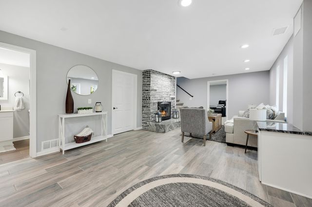 14104 Knollway Drive N, Minnetonka, MN 55305