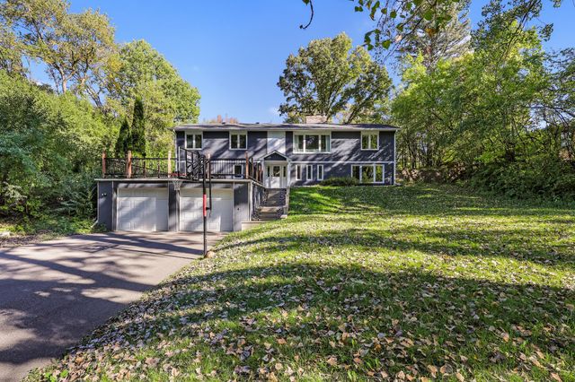 14104 Knollway Drive N, Minnetonka, MN 55305