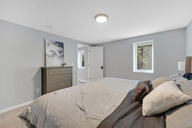 14104 Knollway Drive N, Minnetonka, MN 55305