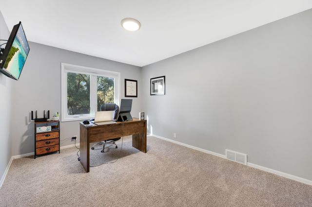 14104 Knollway Drive N, Minnetonka, MN 55305