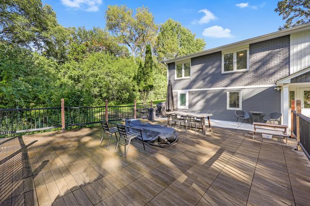 14104 Knollway Drive N, Minnetonka, MN 55305