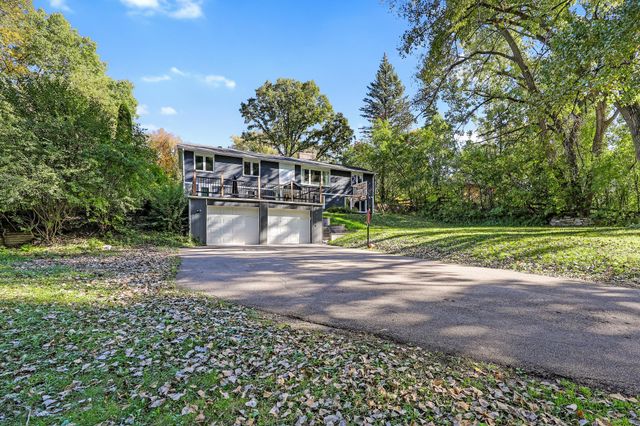 14104 Knollway Drive N, Minnetonka, MN 55305