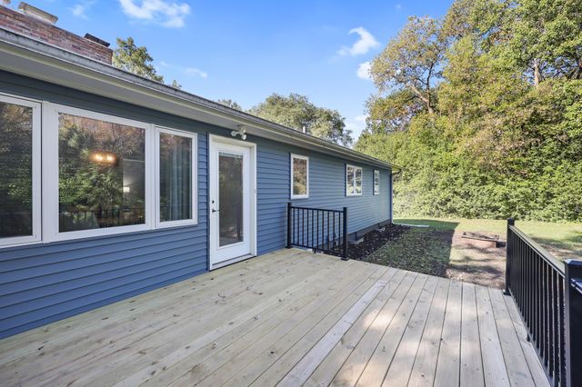 14104 Knollway Drive N, Minnetonka, MN 55305