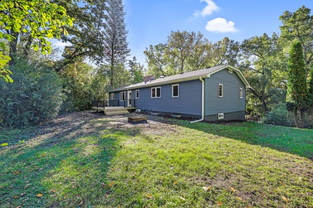 14104 Knollway Drive N, Minnetonka, MN 55305