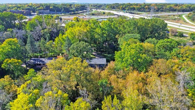 14104 Knollway Drive N, Minnetonka, MN 55305