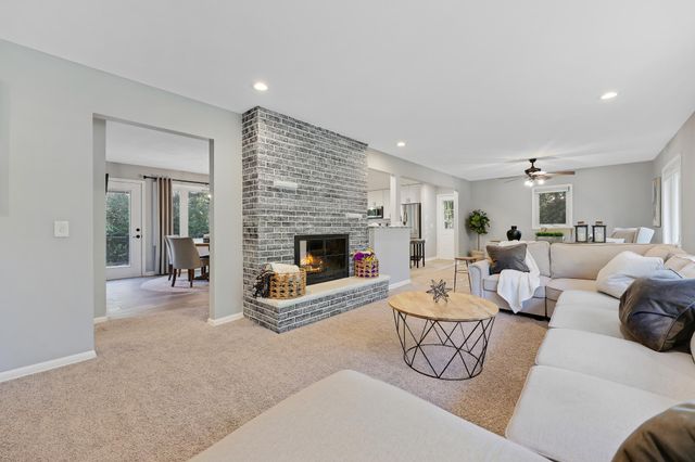 14104 Knollway Drive N, Minnetonka, MN 55305