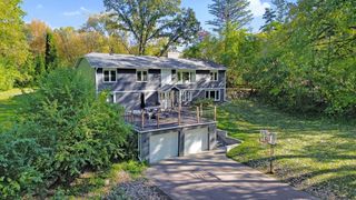 14104 Knollway Drive N, Minnetonka, MN 55305