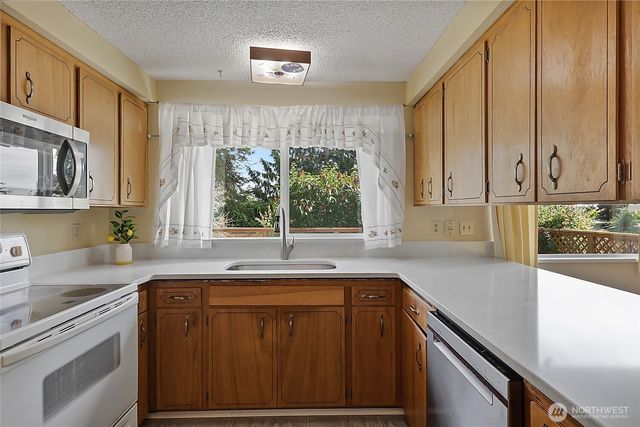 4032 Meridian Avenue N, Marysville, WA 98271