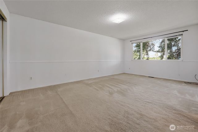 4032 Meridian Avenue N, Marysville, WA 98271