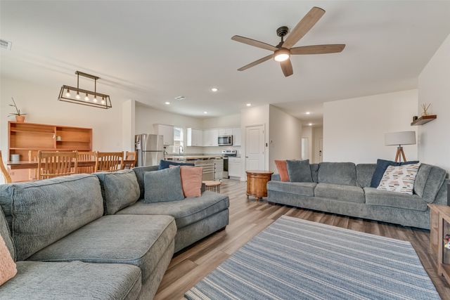 2544 Sanders Creek Drive, Glenn Heights, TX 75154