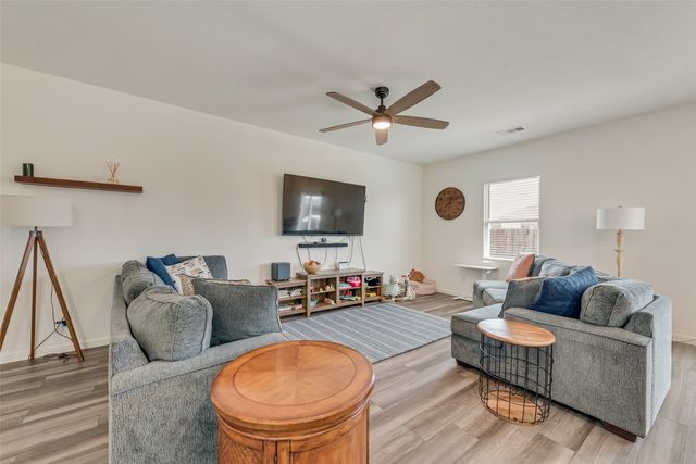 2544 Sanders Creek Drive, Glenn Heights, TX 75154