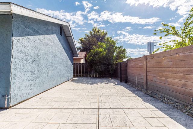 644 Swallow Dr, Manteca, CA 95336