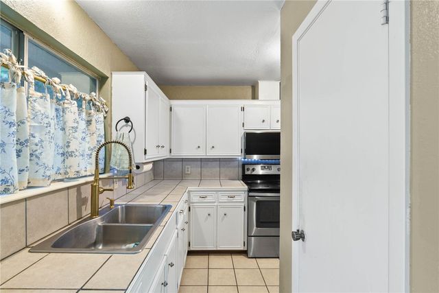 3713 Tripoli Dr, Corpus Christi, TX 78415
