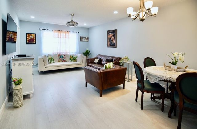 251 Berkley Rd 209, Hollywood, FL 33024