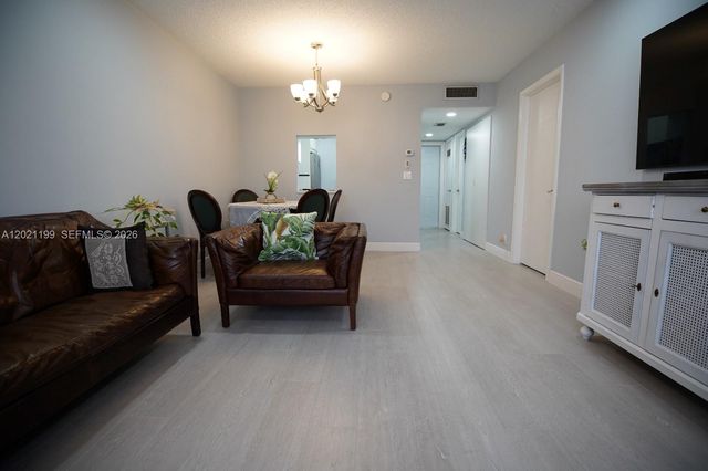251 Berkley Rd 209, Hollywood, FL 33024