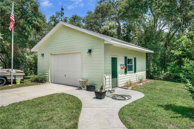315 N Cornish Point, Lecanto, FL 34461