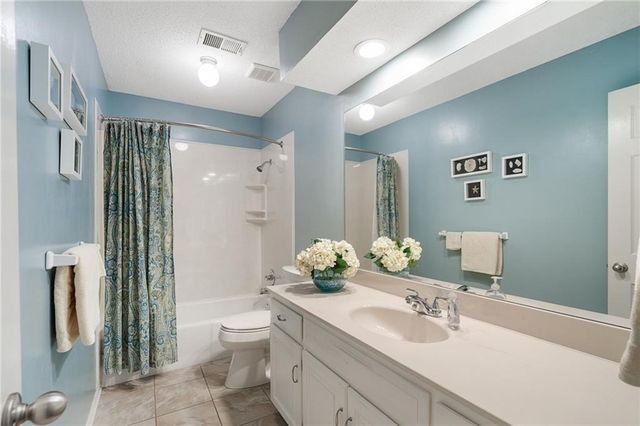 15717 W 138th Street, Olathe, KS 66062