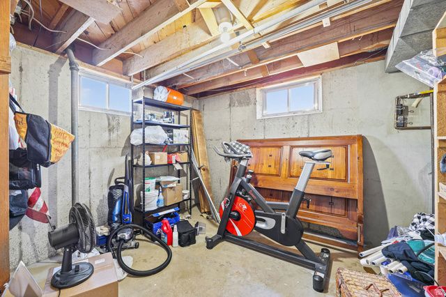 5476 S 2100 W, Roy, UT 84067