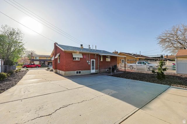 5476 S 2100 W, Roy, UT 84067