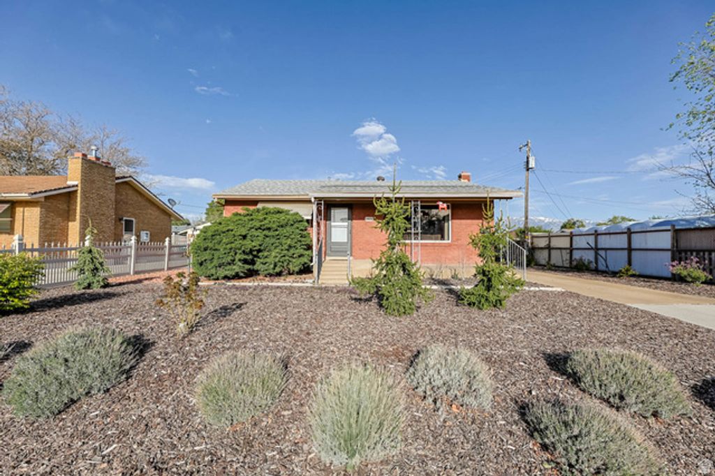 5476 S 2100 W, Roy, UT 84067