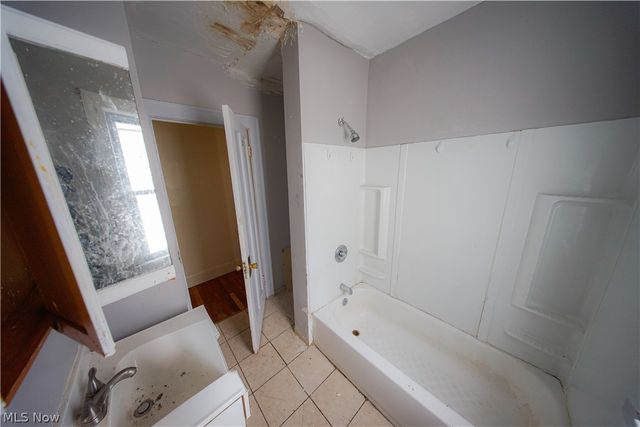 1335 Hampton, East Cleveland, OH 44112