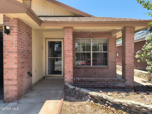 11668 CARLOS MORAN Court, El Paso, TX 79936