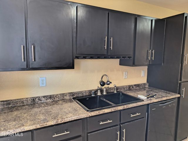 11668 CARLOS MORAN Court, El Paso, TX 79936