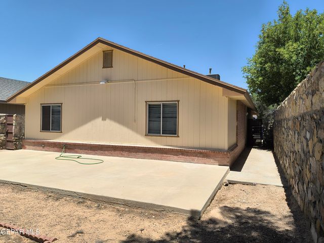 11668 CARLOS MORAN Court, El Paso, TX 79936