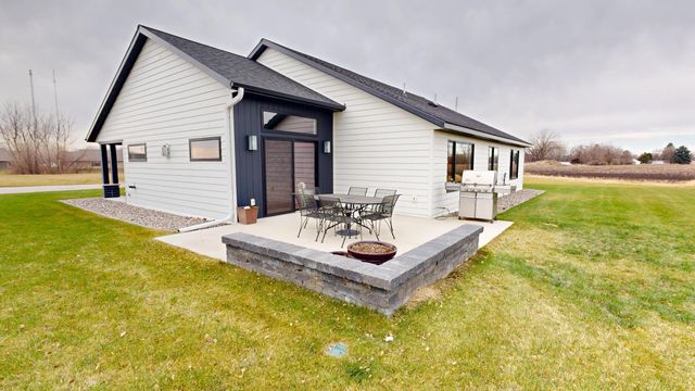 1824 Shady Lane NE, Willmar, MN 56201