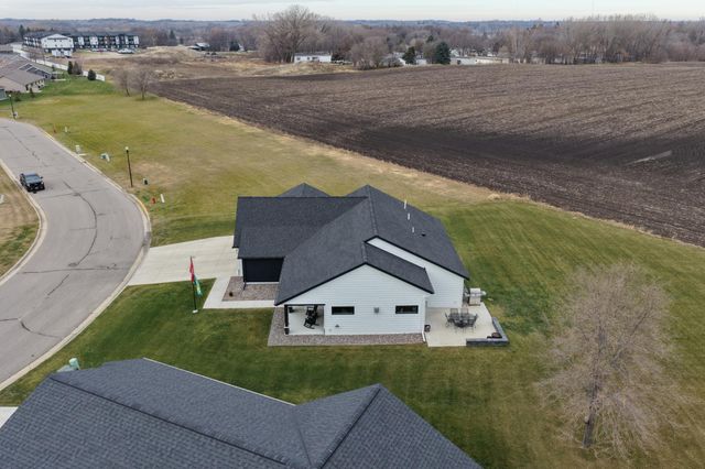 1824 Shady Lane NE, Willmar, MN 56201