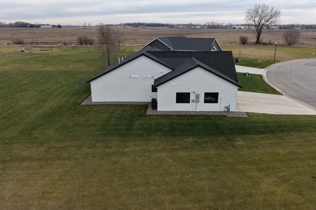 1824 Shady Lane NE, Willmar, MN 56201