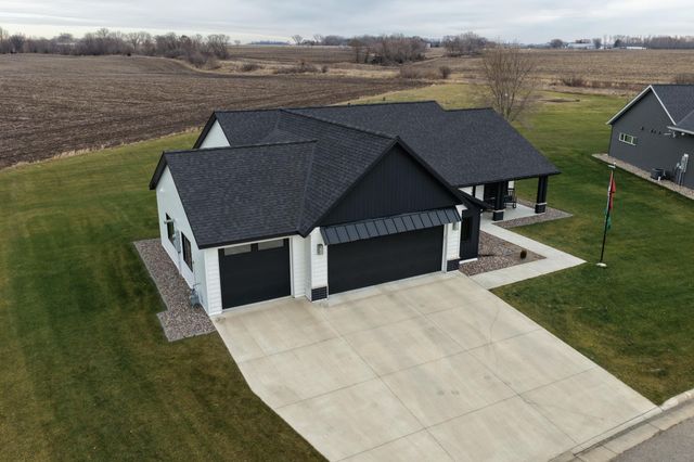 1824 Shady Lane NE, Willmar, MN 56201