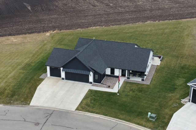 1824 Shady Lane NE, Willmar, MN 56201