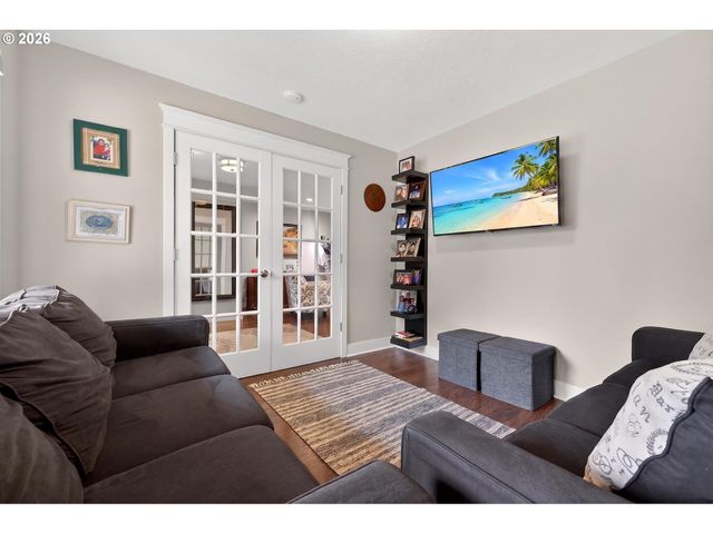 2264 Se SINGING WOODS Dr, Hillsboro, OR 97123