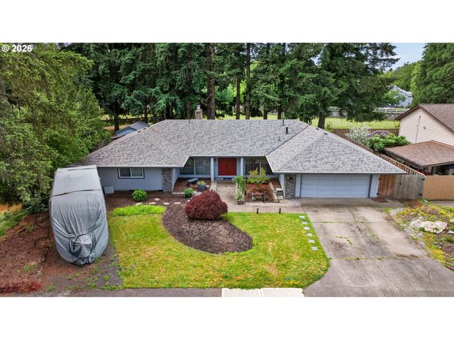 2264 Se SINGING WOODS Dr, Hillsboro, OR 97123