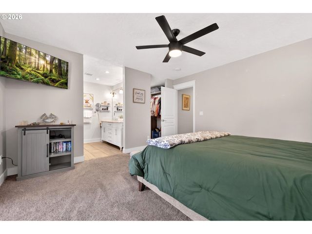 2264 Se SINGING WOODS Dr, Hillsboro, OR 97123