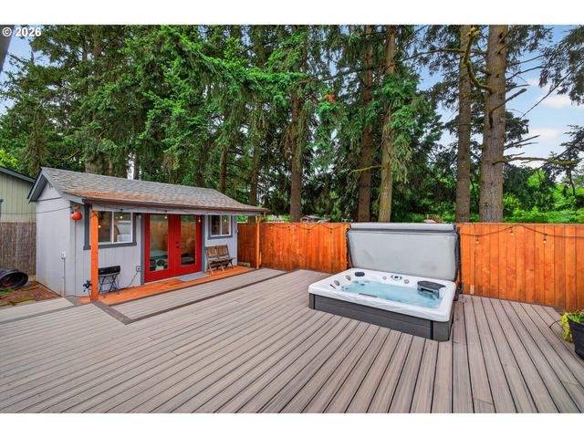 2264 Se SINGING WOODS Dr, Hillsboro, OR 97123