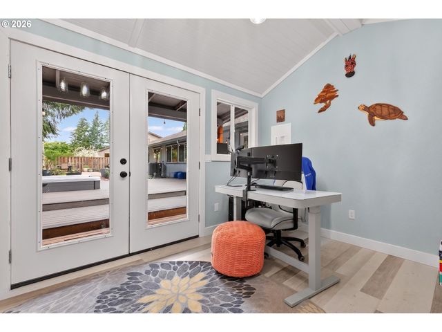 2264 Se SINGING WOODS Dr, Hillsboro, OR 97123
