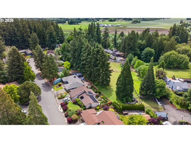 2264 Se SINGING WOODS Dr, Hillsboro, OR 97123