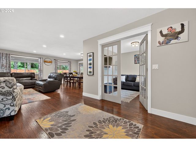 2264 Se SINGING WOODS Dr, Hillsboro, OR 97123