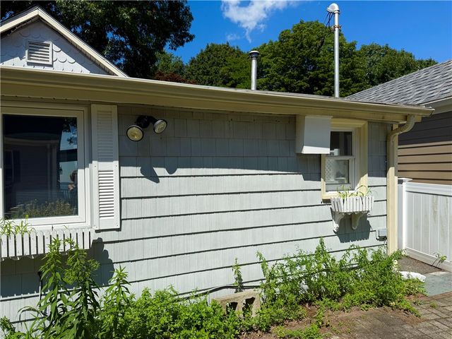 117 Namquid Drive, Warwick, RI 02888