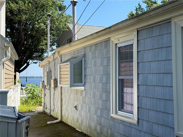 117 Namquid Drive, Warwick, RI 02888