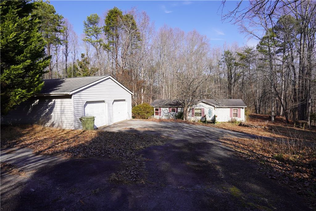 445 Brandy Lane, Pickens, SC 29671