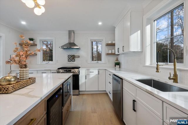 18 Clinton Place, Woodcliff Lake, NJ 07677