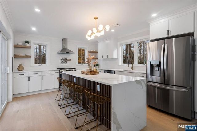 18 Clinton Place, Woodcliff Lake, NJ 07677