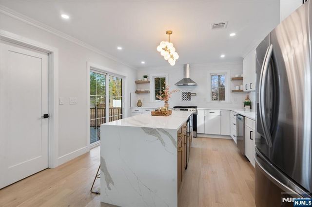 18 Clinton Place, Woodcliff Lake, NJ 07677