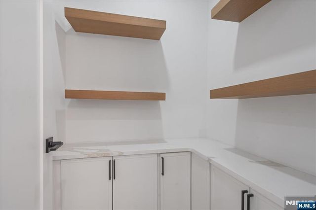 18 Clinton Place, Woodcliff Lake, NJ 07677