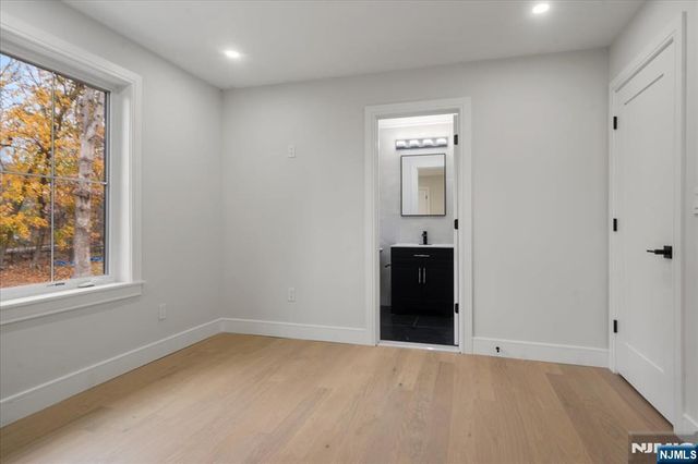 18 Clinton Place, Woodcliff Lake, NJ 07677