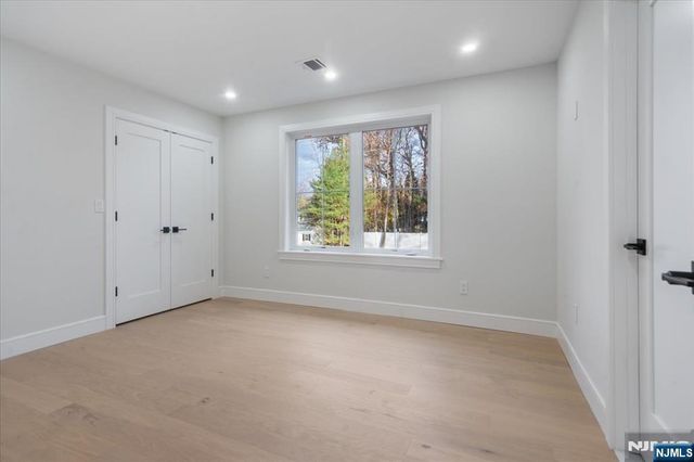 18 Clinton Place, Woodcliff Lake, NJ 07677