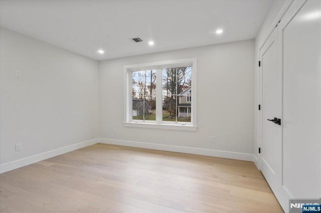 18 Clinton Place, Woodcliff Lake, NJ 07677